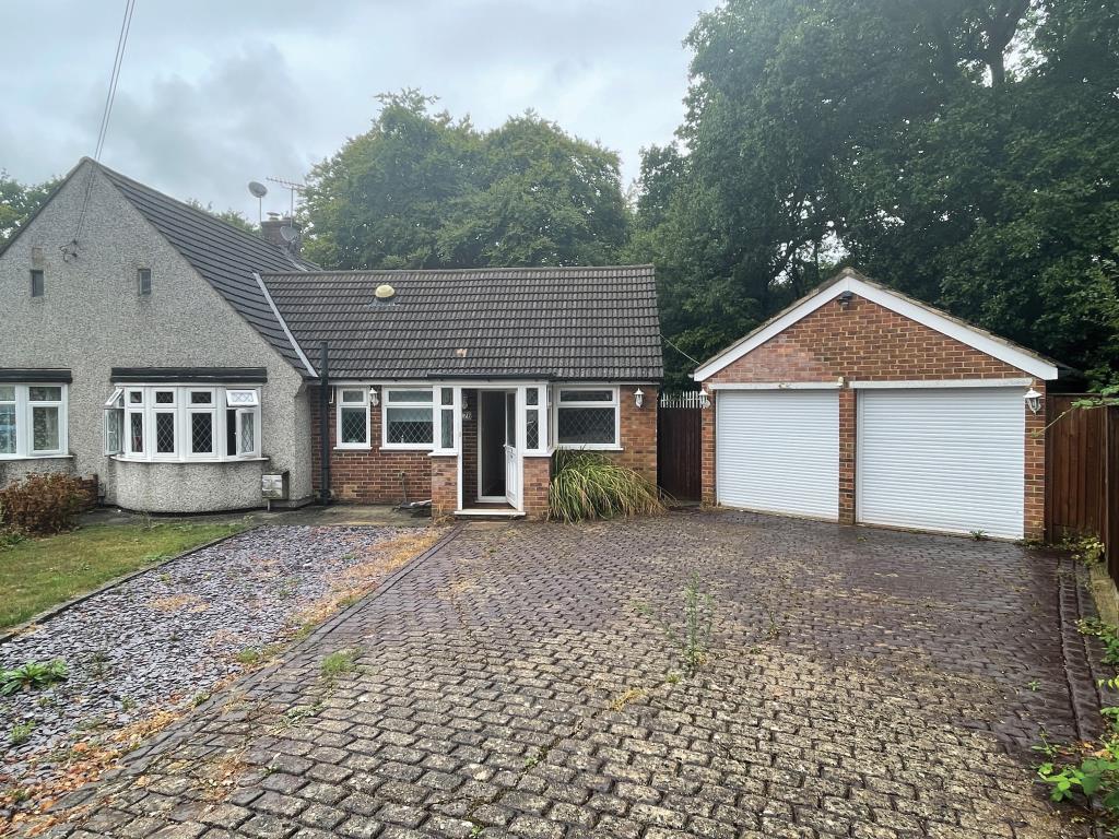 Lot: 140 - SEMI-DETACHED BUNGALOW FOR REFURBISHMENT - 